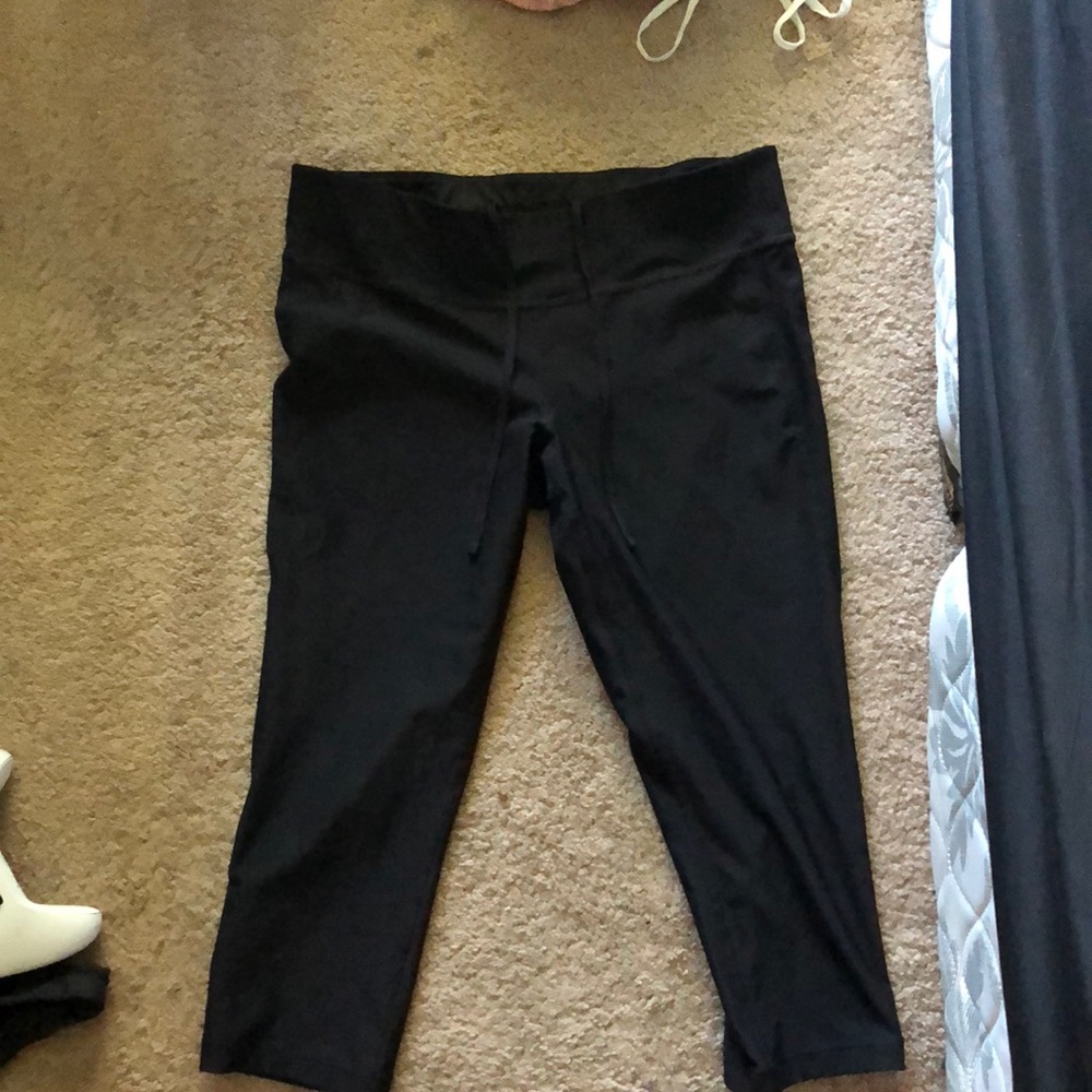 Black Capri leggings